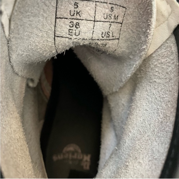 Dr. Martens white combat boots. Size 7 ladies - Picture 6 of 6